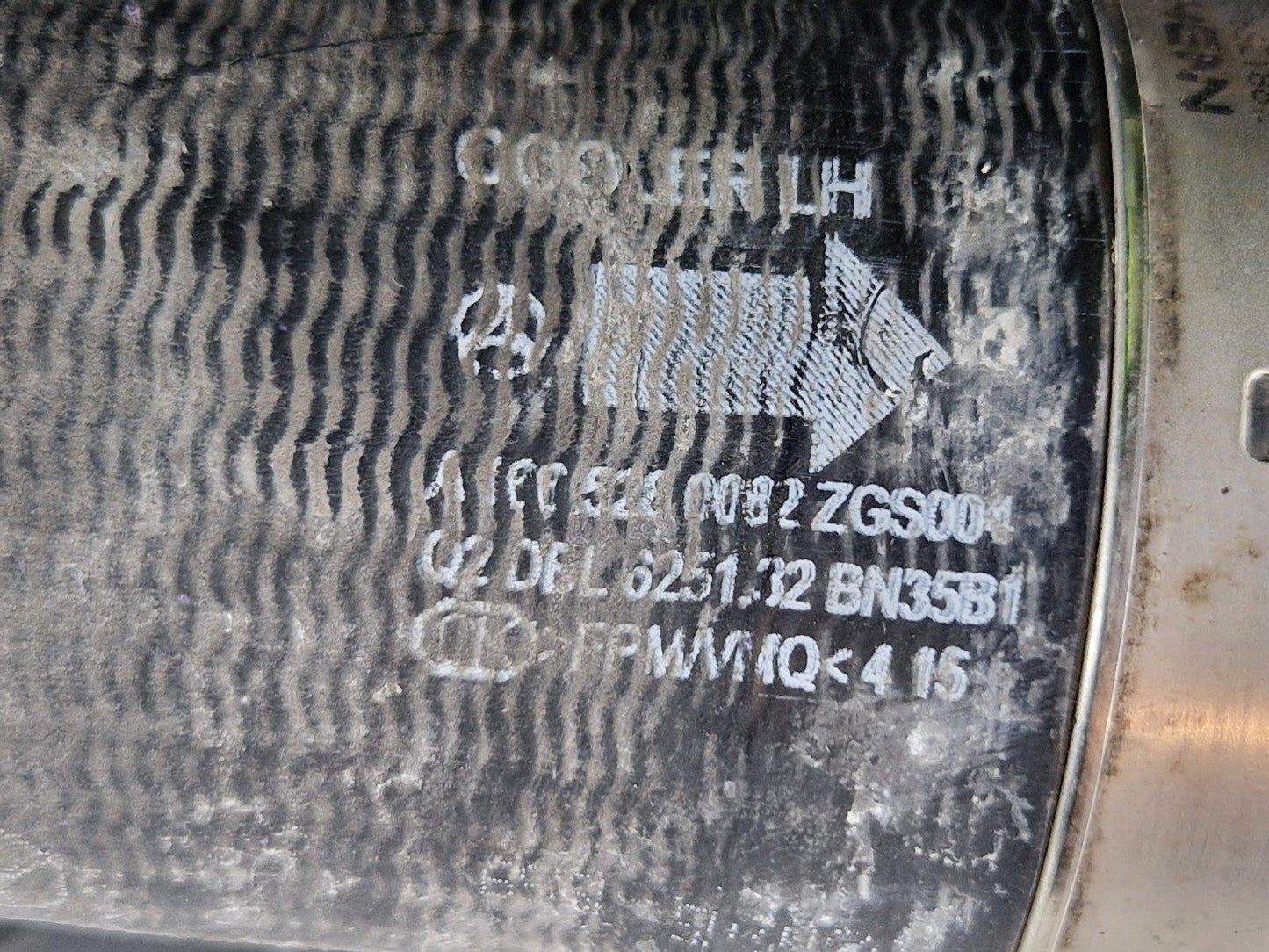 11-19 MERCEDES ML W166 350CDI OM642 DIESEL ENGINE INTERCOOLER PIPE A1665280082