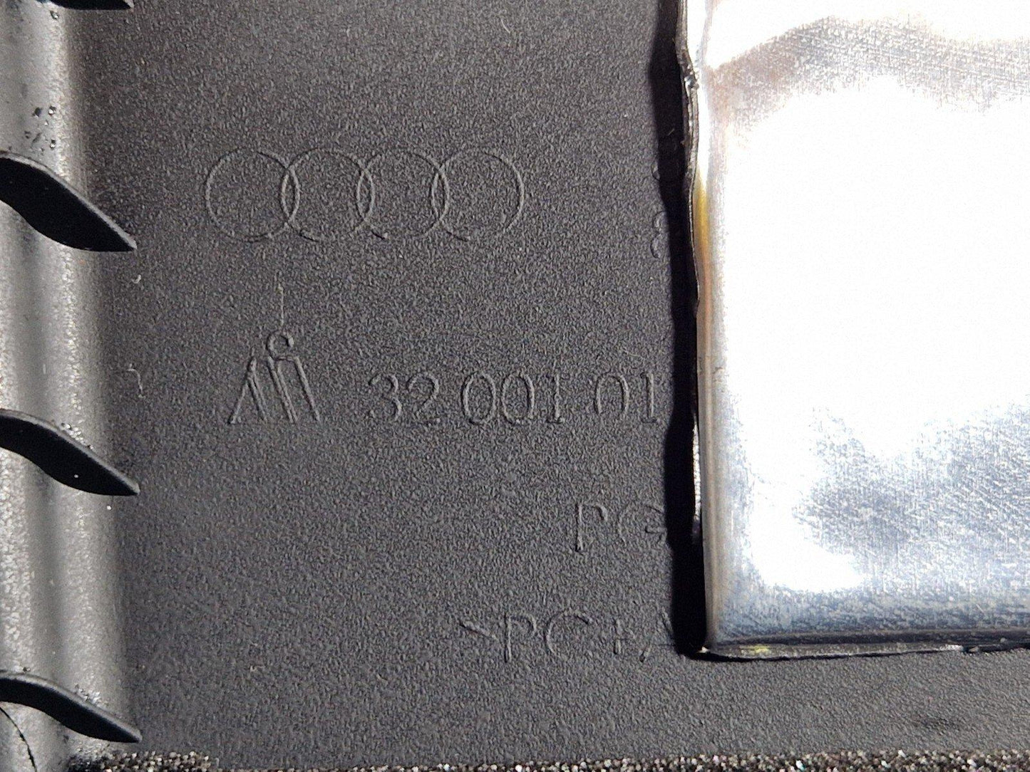 16-19 AUDI A4 B9 GENUINE DASHBOARD GLOVE BOX 8W2857035