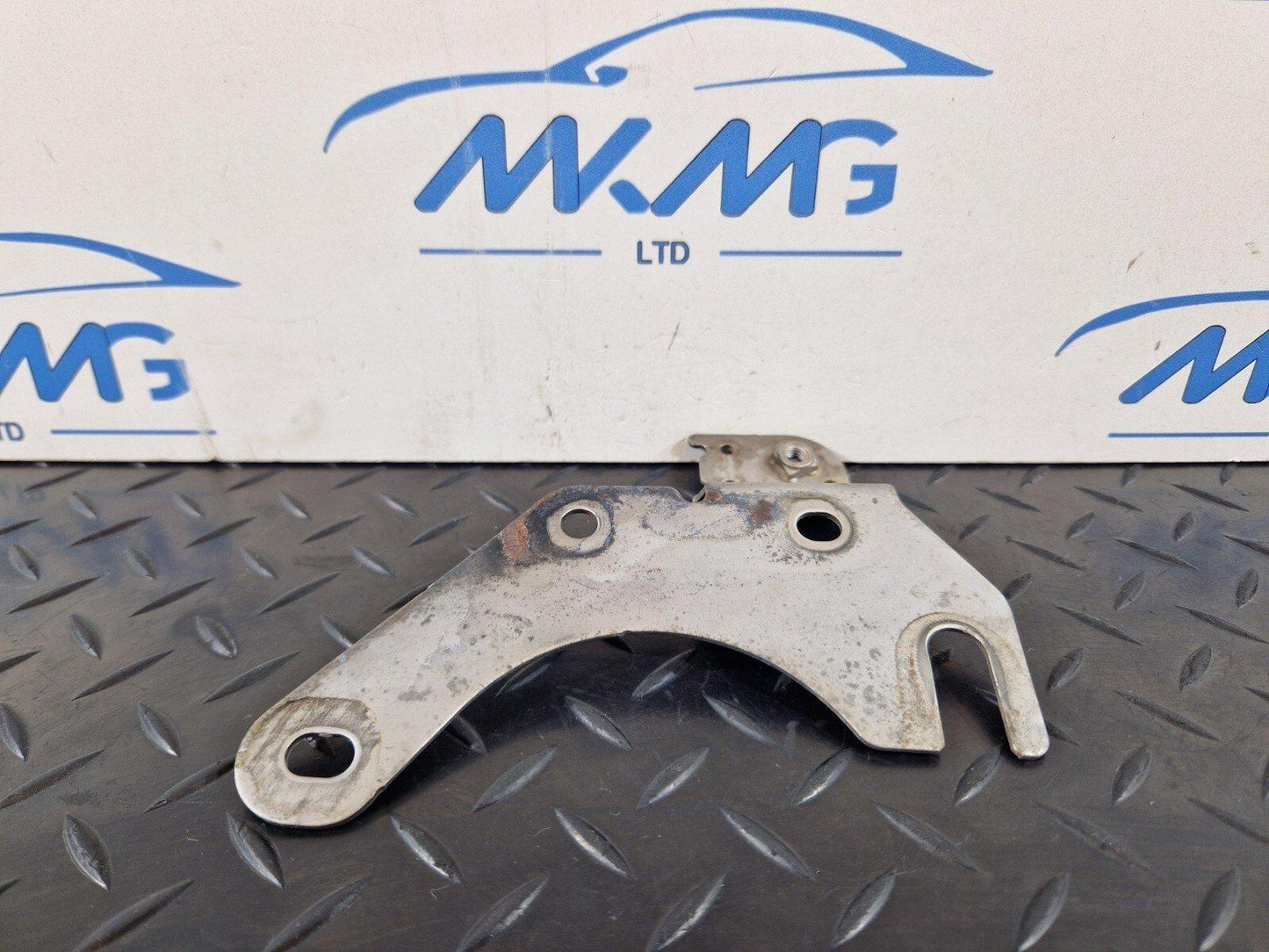 18-ON MERCEDES BENZ A CLASS W177 GENUINE HOLDER CATALYST A208185586