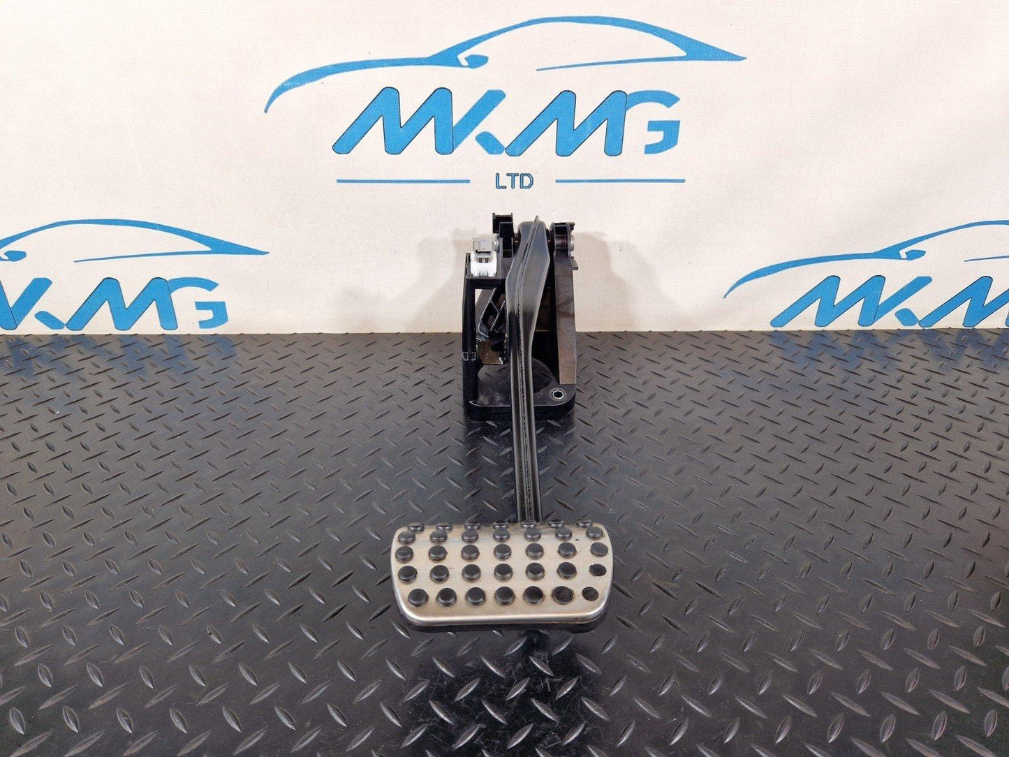 12-18 MERCEDES BENZ B-CLASS W246 GENUINE BRAKE PEDAL A2462920307