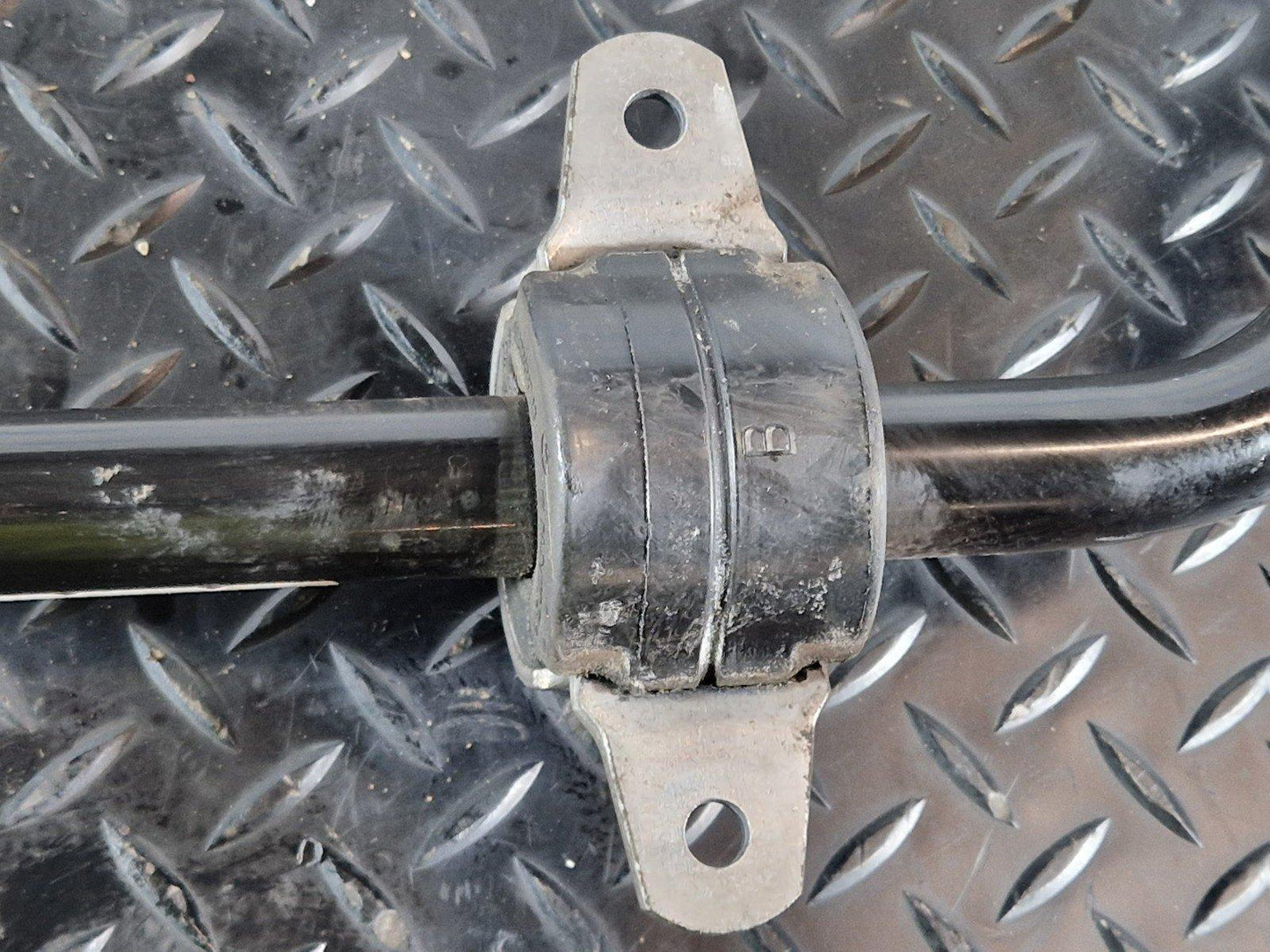 19-ON MERCEDES BENZ B CLASS W247 OEM FRONT ANTI ROLL BAR A2473200511