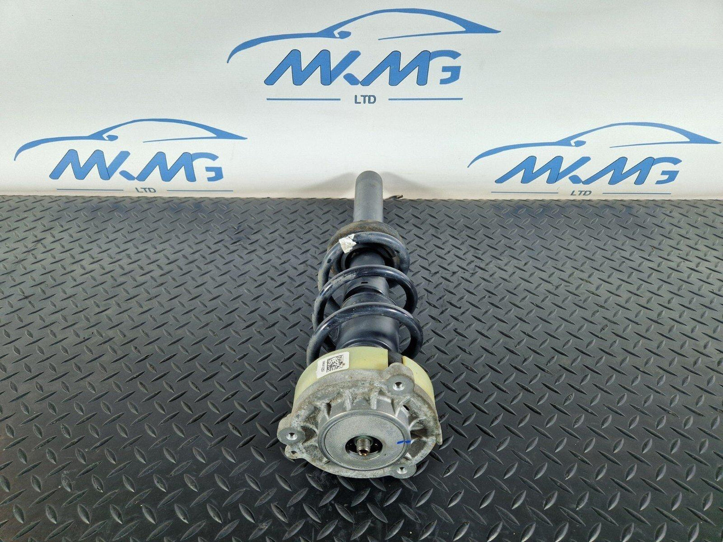 16-19 AUDI A4 B9 FRONT STRUT SHOCK ABSORBER FITS BOTH SIDES 8W0413031BB