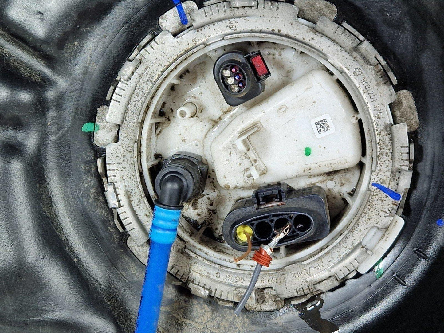 16-24 AUDI A5 F5 GENUINE DIESEL ENGINE FUEL TANK WITH PUMP 8W0201021BP