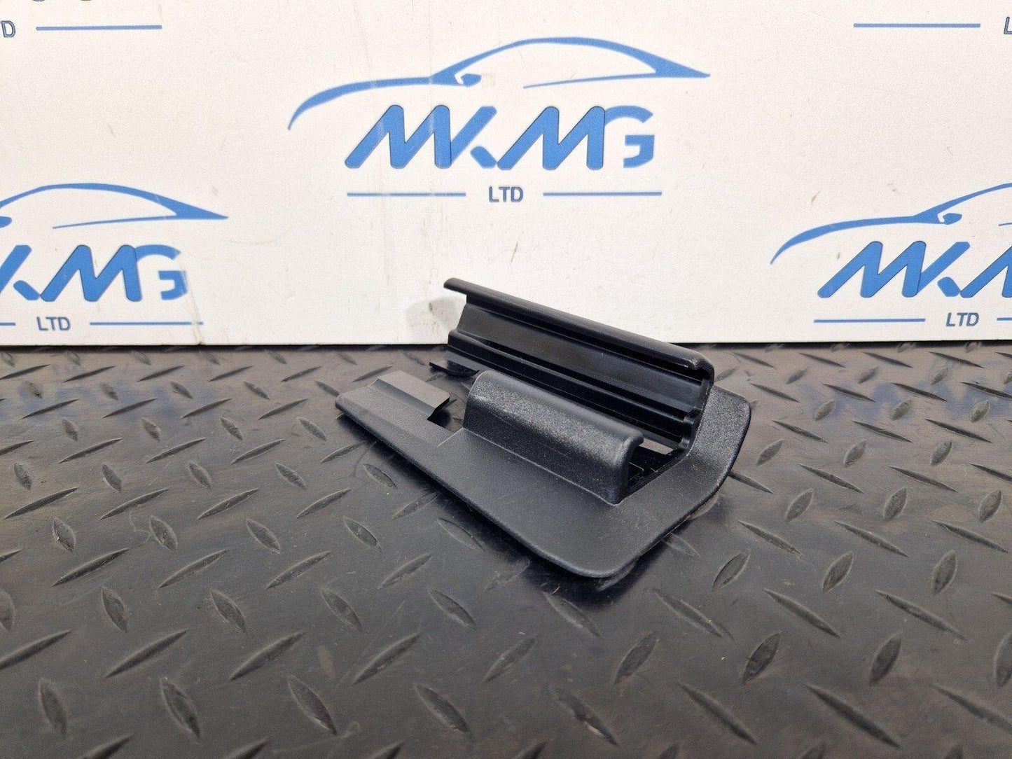 14-21 MERCEDES BENZ C200d W205 OEM FRONT SEAT GUIDE RAIL END COVER A2059191100