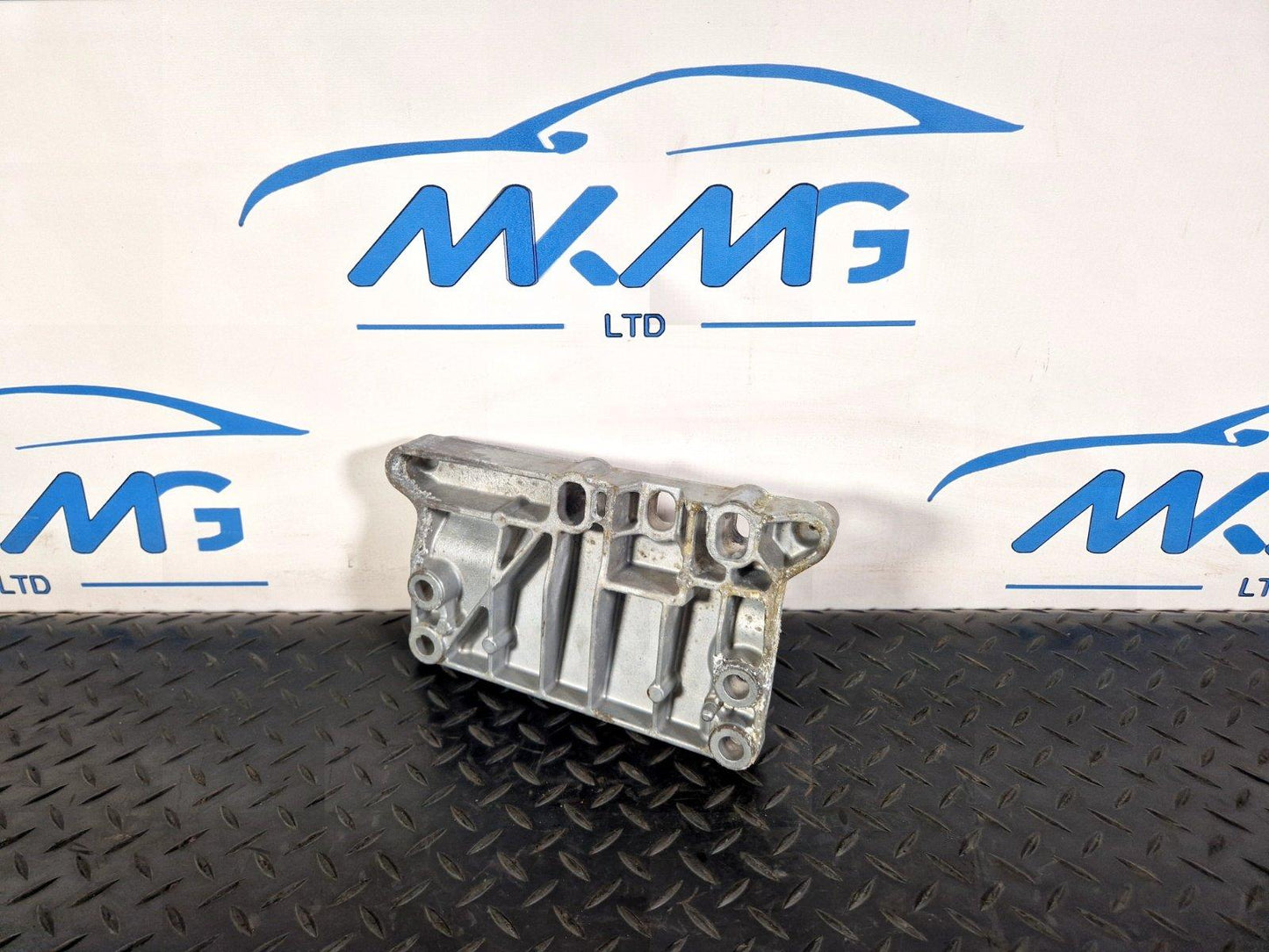 17-20 VW E-GOLF MK7.5 GENUINE LEFT N/S/F ENGINE MOUNT BARCKET 5QE199587A