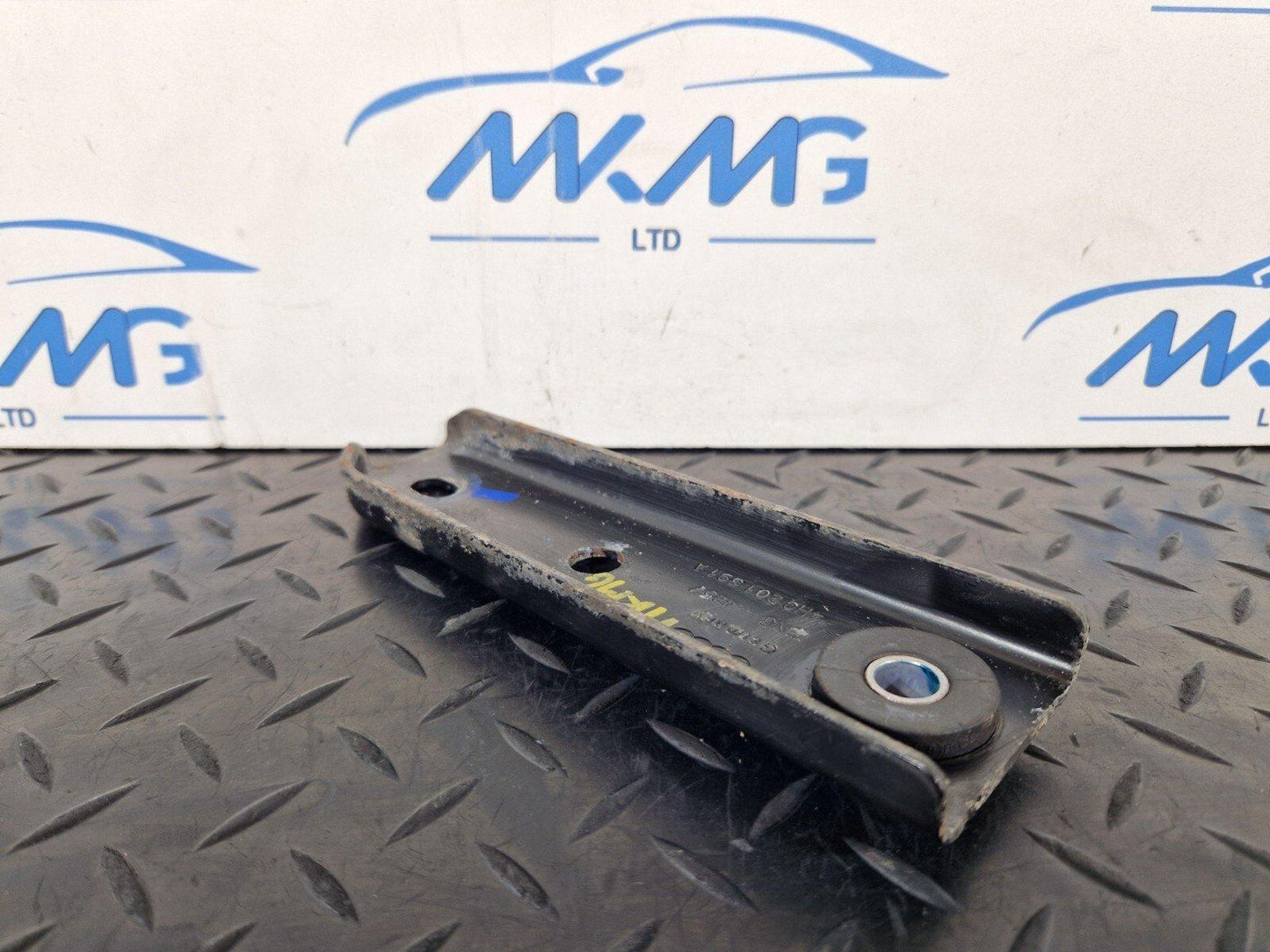 10-17 AUDI A8 4H FUEL TANK RETAINING PLATE BRACKET 4H0201691A