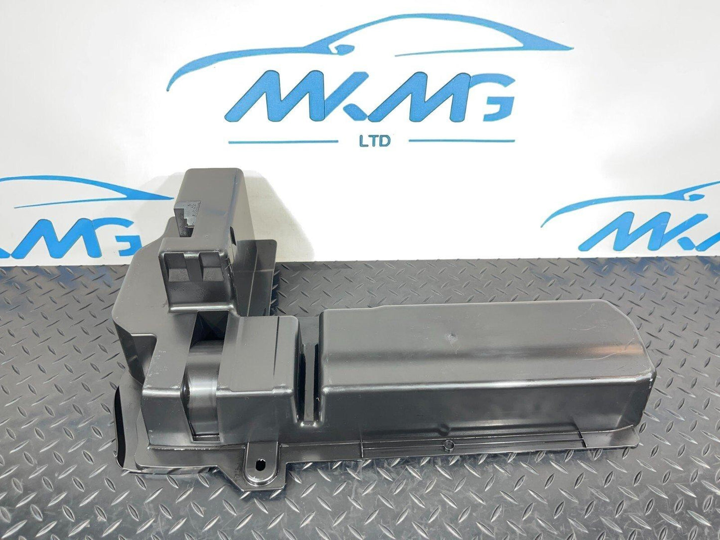 14-21 MERCEDES BENZ C300 W205 GENUINE JACK TOOL KIT BOX A2058991514