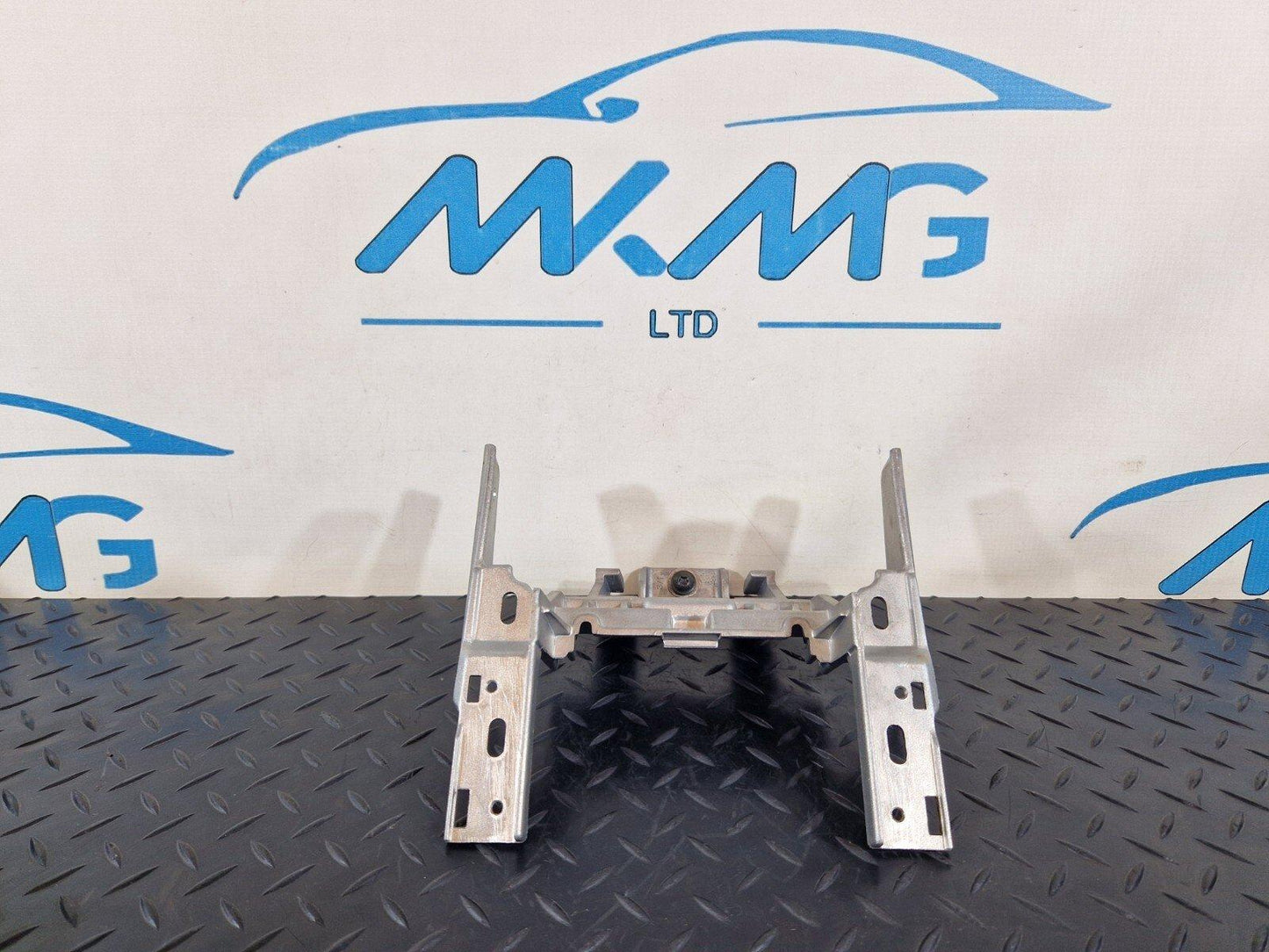 10-15 AUDI Q7 4L OEM FRONT LOWER CENTER CONSOLE ARMREST MOUNT BRACKET 4L0864283