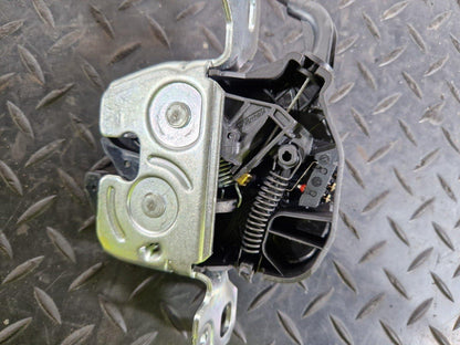 19-ON MERCEDES BENZ CLA C118 REAR RIGHT O/S/R SEAT LOCK A2389203501