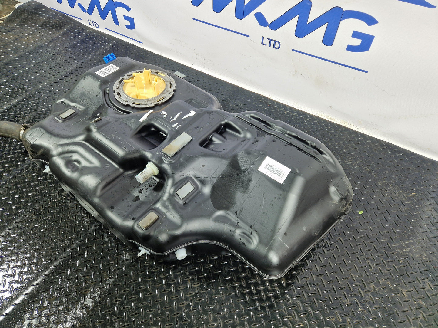 Mercedes-Benz B-Class W247 Genuine Diesel Fuel Tank With Pump A2474701500