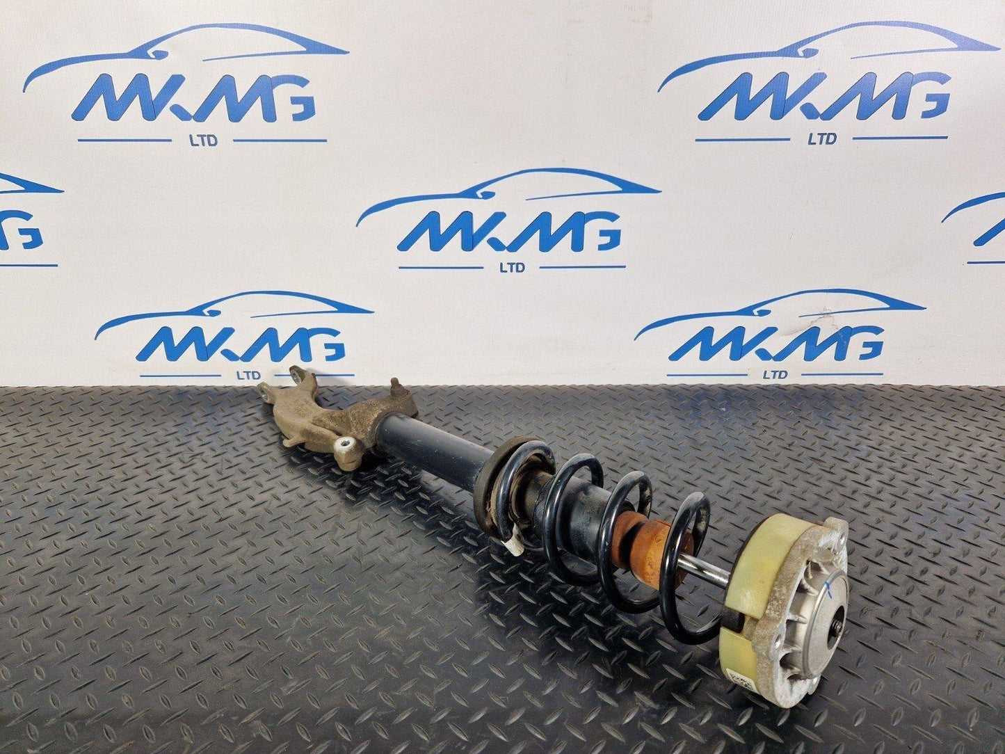 16-19 AUDI A4 B9 AVANT ULTRA SE GENUINE FRONT RIGHT O/S SHOCK ABSORBER 8W0031T