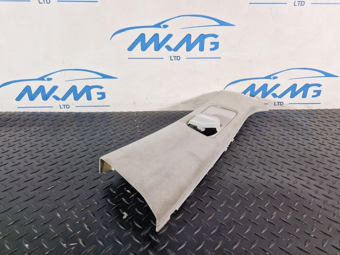11-19 MERCEDES BENZ GLE ML W166  LEFT SIDE B-PILLAR TRIM COVER A1668680100