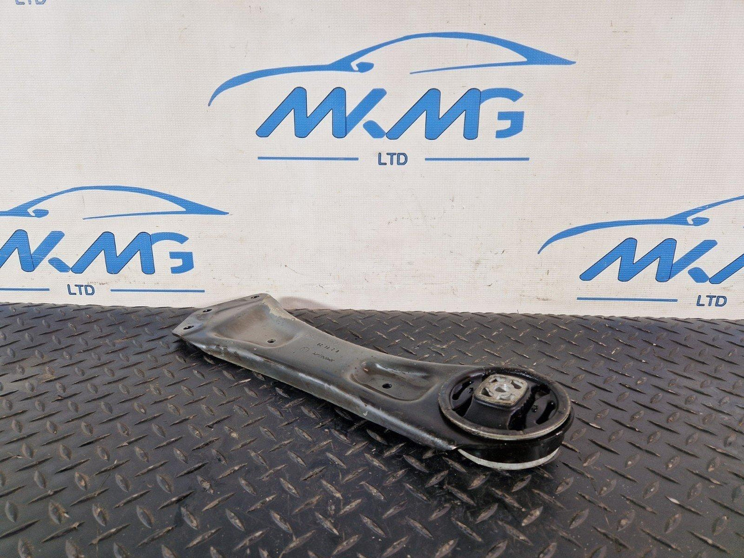 19-ON MERCEDES BENZ B CLASS W247 CONTROL ARM AXLE REAR RIGHT SIDE A2473520800