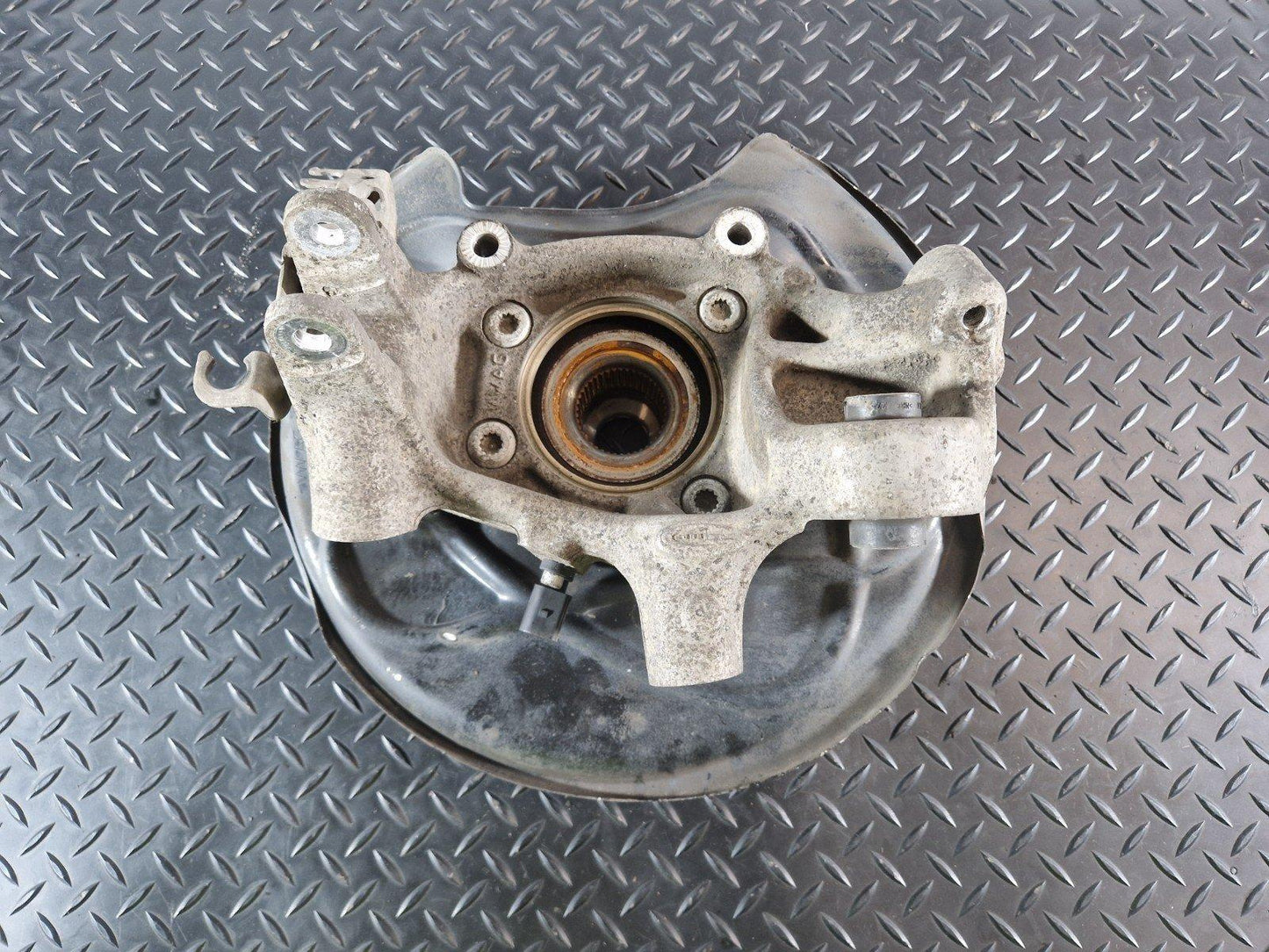 16-20 AUDI Q7 4M GENUINE RAER LEFT N/S/R WHEEL HUB 4M0505459 4M0505431Q