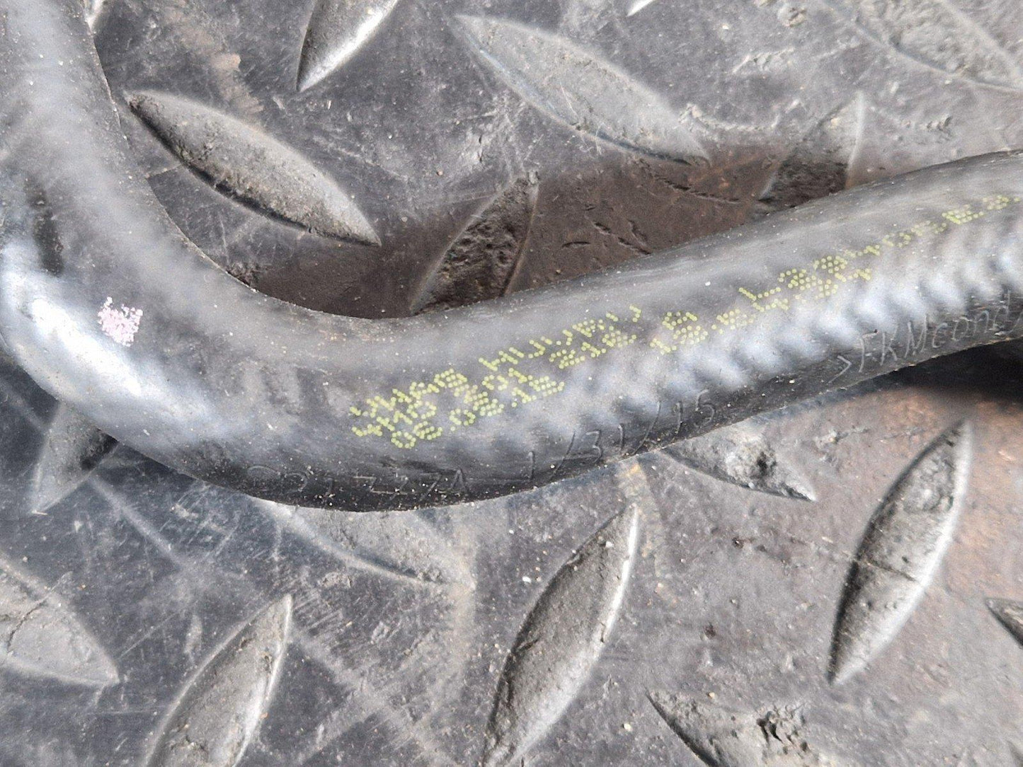 16-20 AUDI Q7 4M FUEL PIPE HOSE LINE 4M0201216A