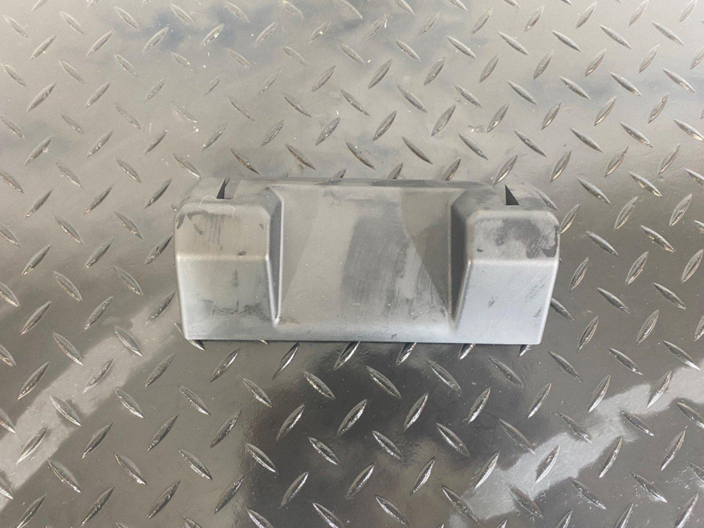 14-19 LAND ROVER L550 DISCOVERY SPORT GENUINE ARM REST GAP HIDER FK72611F06A