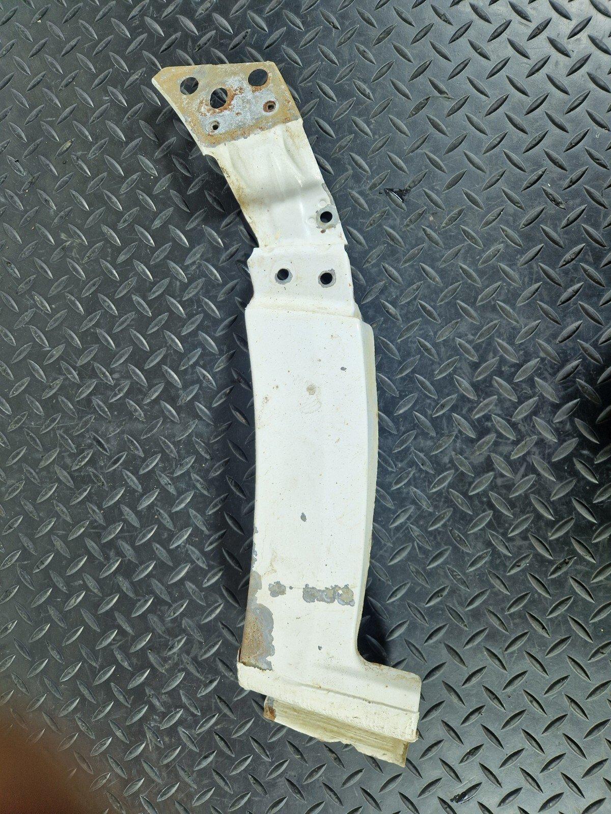 18-ON MERCEDES BENZ SPRINTER W907 W910 FRONT LEFT N/S WING STRIP A9108810200