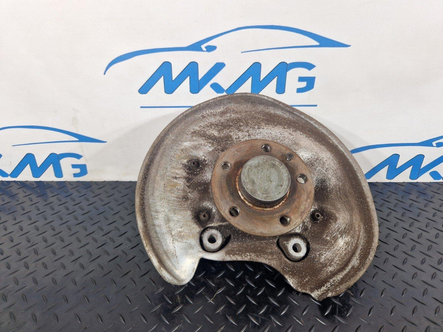 16-19 AUDI A4 B9 AVANT GENUINE REAR LEFT N/S WHEEL HUB & BEARING 8W0505459E