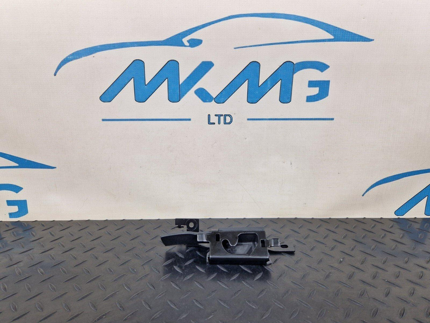 14-21 MERCEDES C220d W205 OEM BOOT TRUNK LEFT N/S LUGGAGE NET HOLDER A2058605300