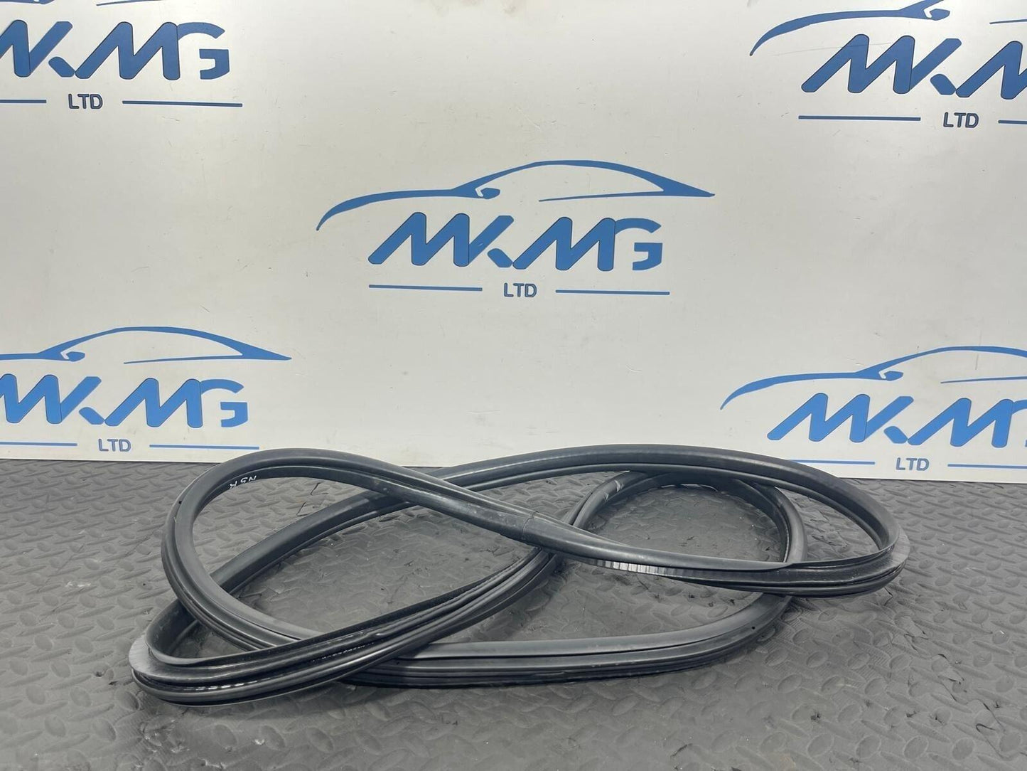 14-21 BMW 2 SERIES GRAN TOURER F45 F46 REAR OS/NS DOOR RUBBER SEAL 7316818