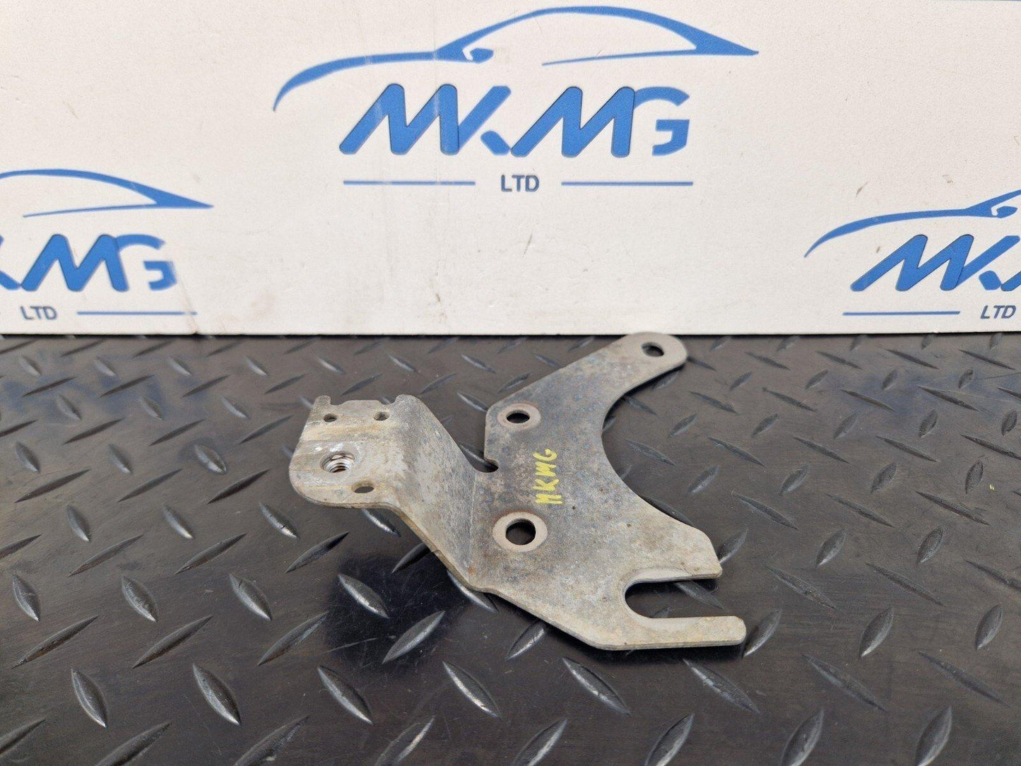 18-ON MERCEDES BENZ A CLASS W177 GENUINE HOLDER CATALYST A208185586