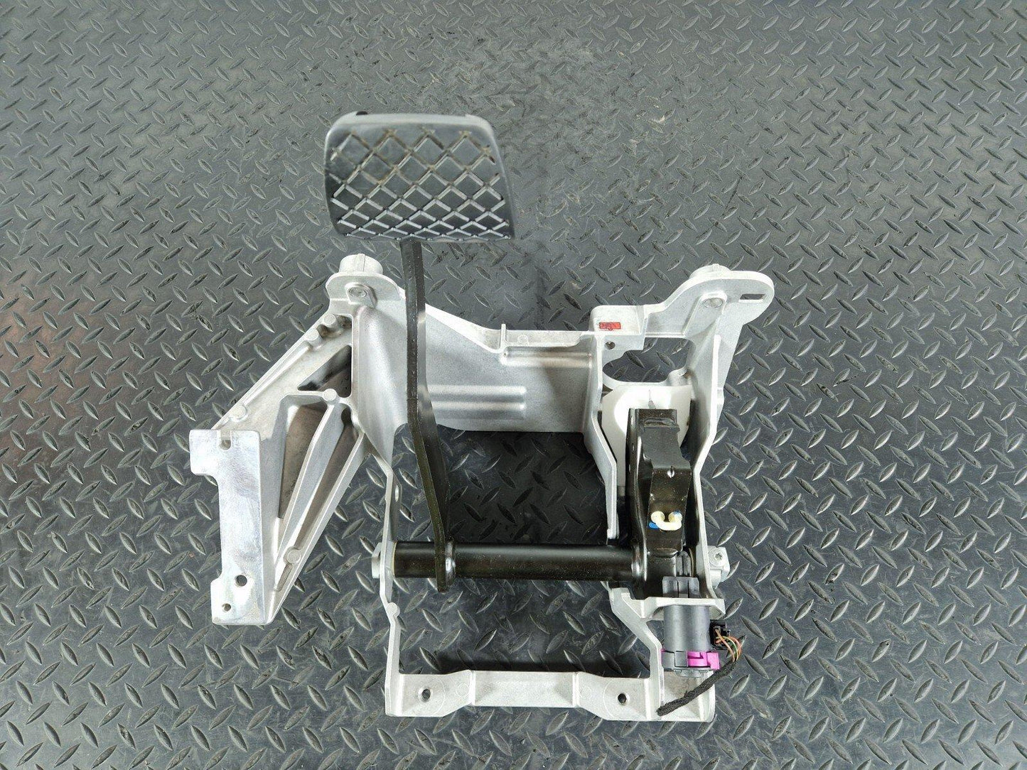 10-17 AUDI A8 4H BRAKE PEDAL ASSEMBLY 4H2723140C 4H2723117