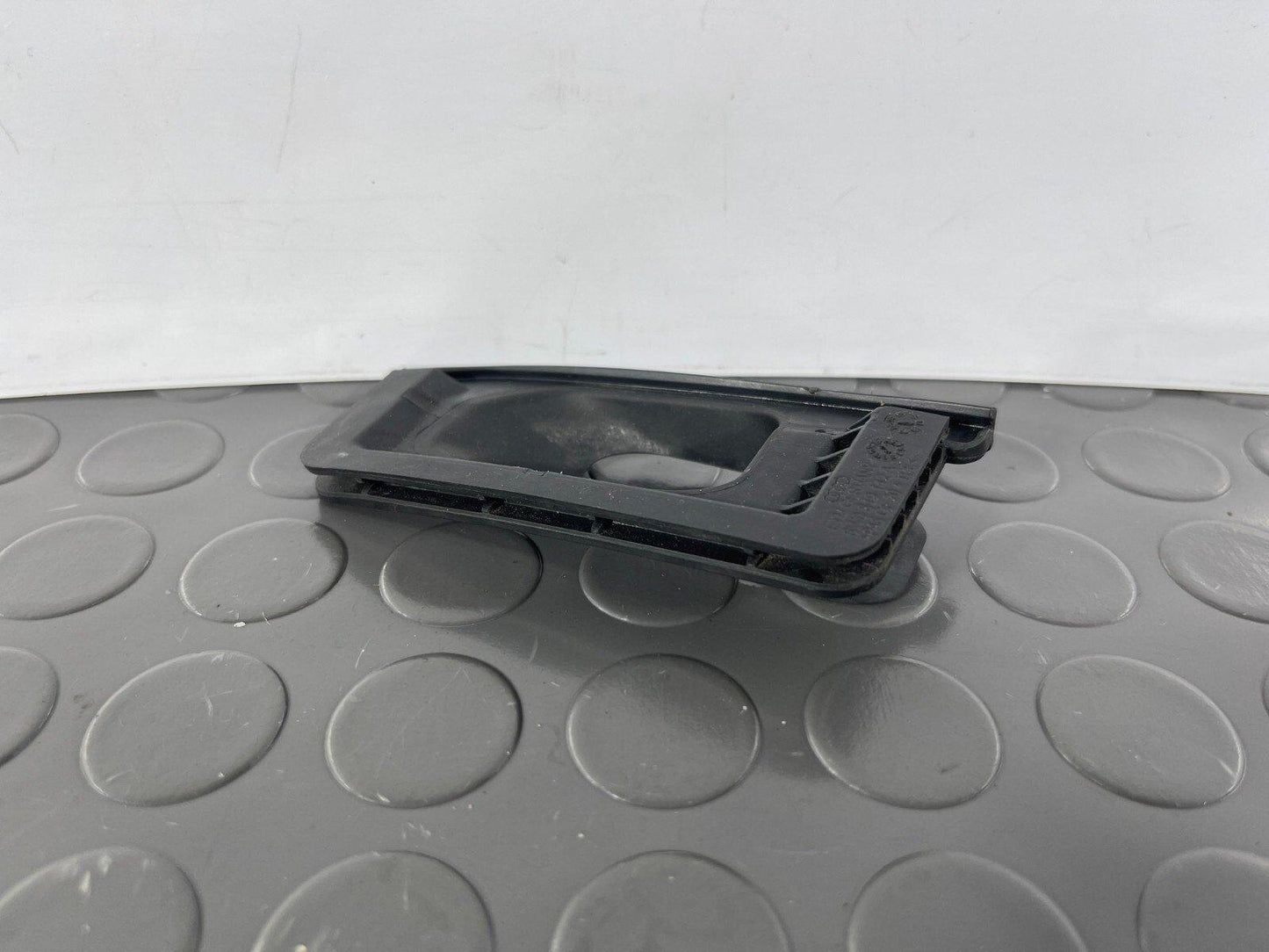 16-19 AUDI A4 B9 SALOON GENUINE FRONT RIGHT REINFORCEMENT BEAM SEAL 8W0819142A