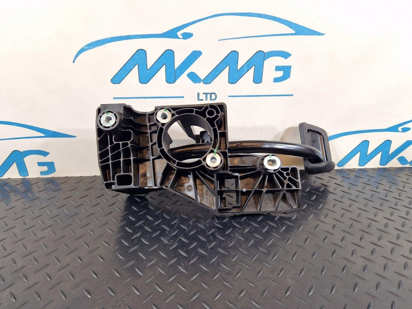 18-ON MERCEDES BENZ A CLASS W177 GENUINE AUTO GENUINE BRAKE PEDAL A2472900100