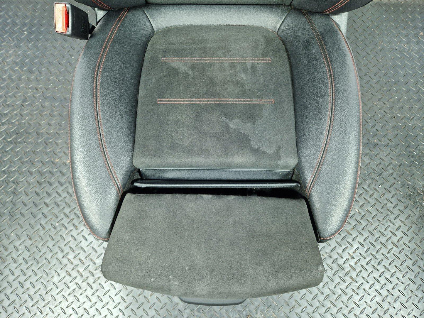 19-ON MERCEDES BENZ B CLASS W247 GENUINE FRONT LEFT N/S HEATED HALF LEATHER SEAT