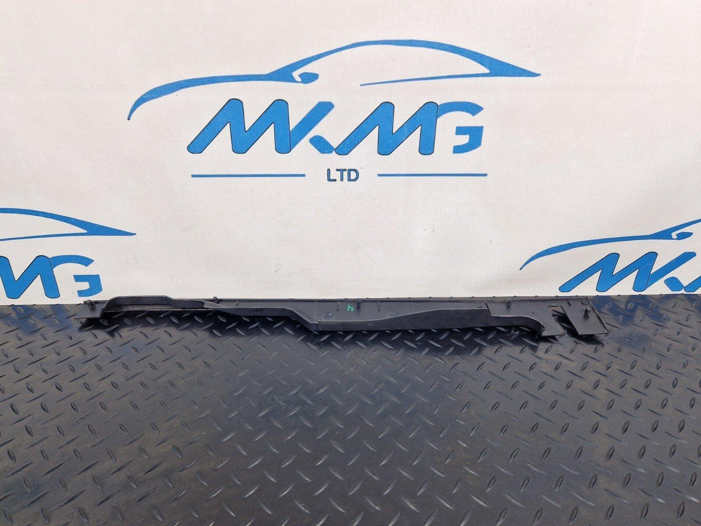 16-23 AUDI S5 COUPE GENUINE RIGHT FENDER PROTECTION COVER 8W6820582E