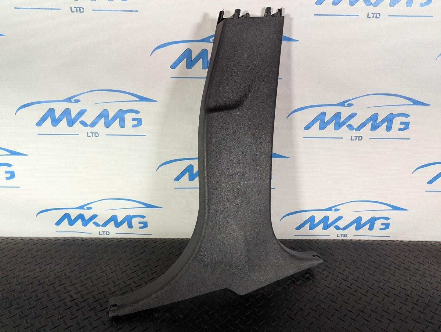 16-22 BMW X1 F48  DRIVERS SIDE INNER LOWER B PILLAR COVER TRIM PANEL 7332818