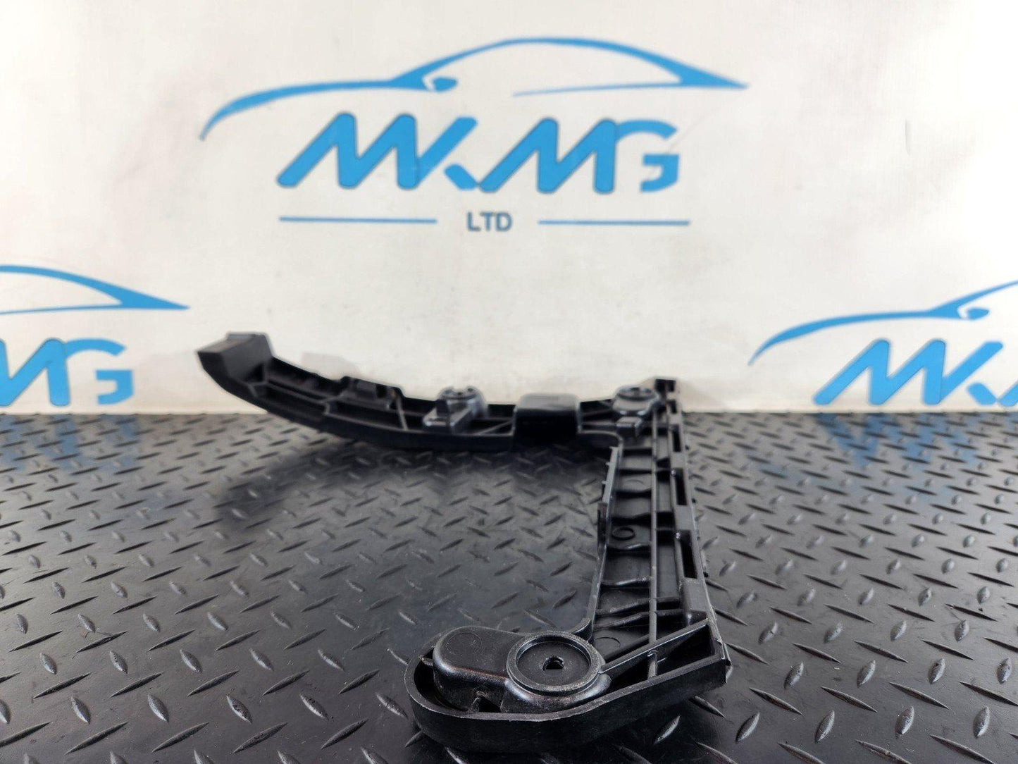16-19 AUDI A4 B9 ESTATE BUMPER MOUNT BRACKET REAR RIGHT DRIVER SIDE 8W9807454