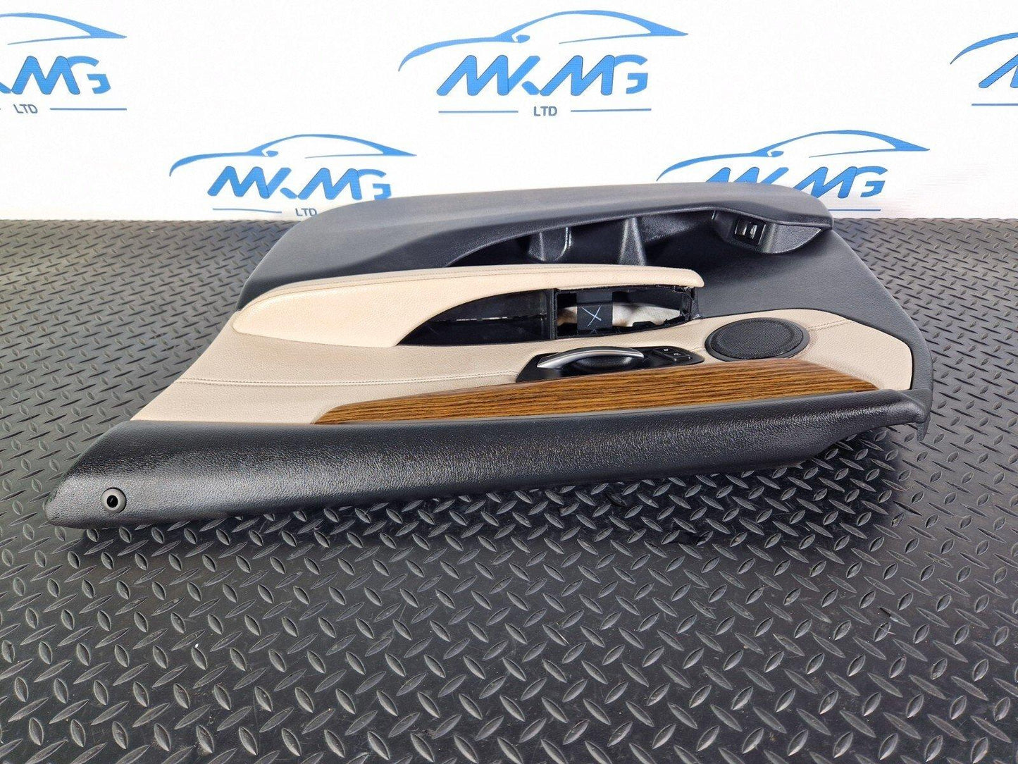 14-21 BMW 2 SERIES GRAN TOURER F46 GENUINE FRONT RIGHT DOOR CARD 7404824