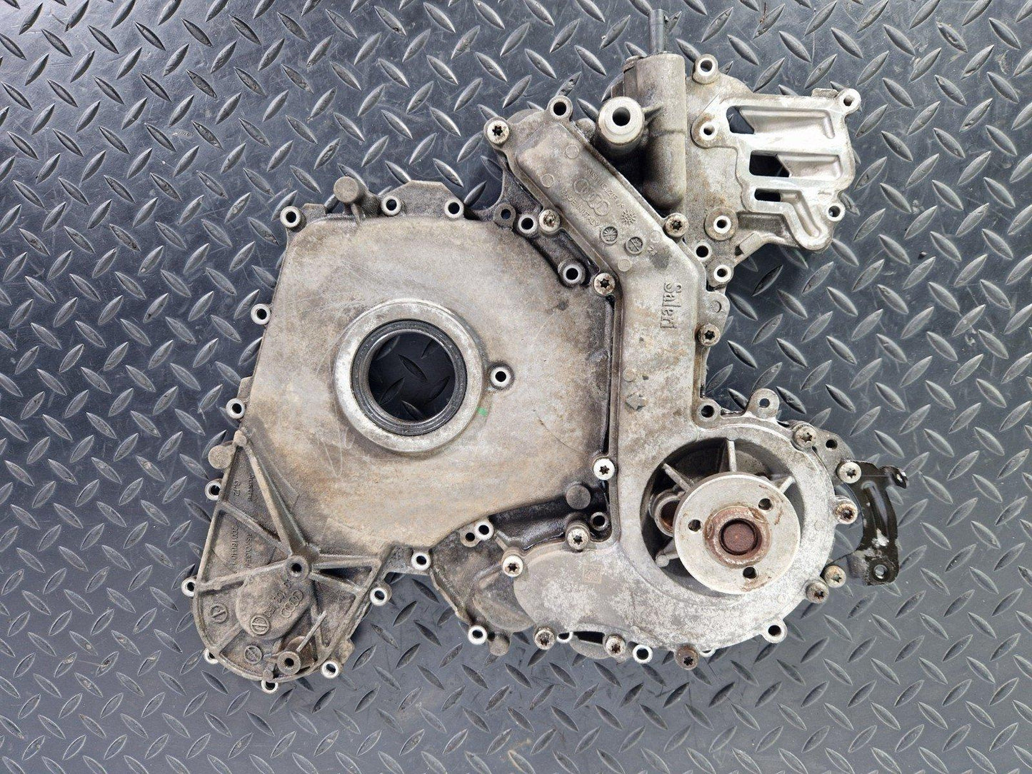 AUDI A7 4G GENUINE 3.0 TDI V6  CRTD  ENGINE TIMING COVER & PUMP 059103153CJ