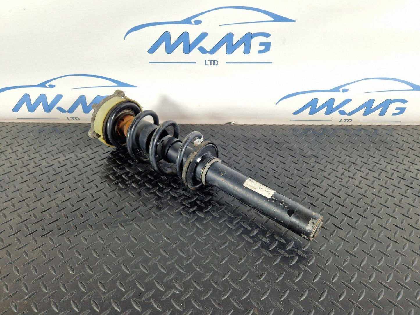 16-19 AUDI A4 B9 FRONT STRUT SHOCK ABSORBER FITS BOTH SIDES 8W0413031BB