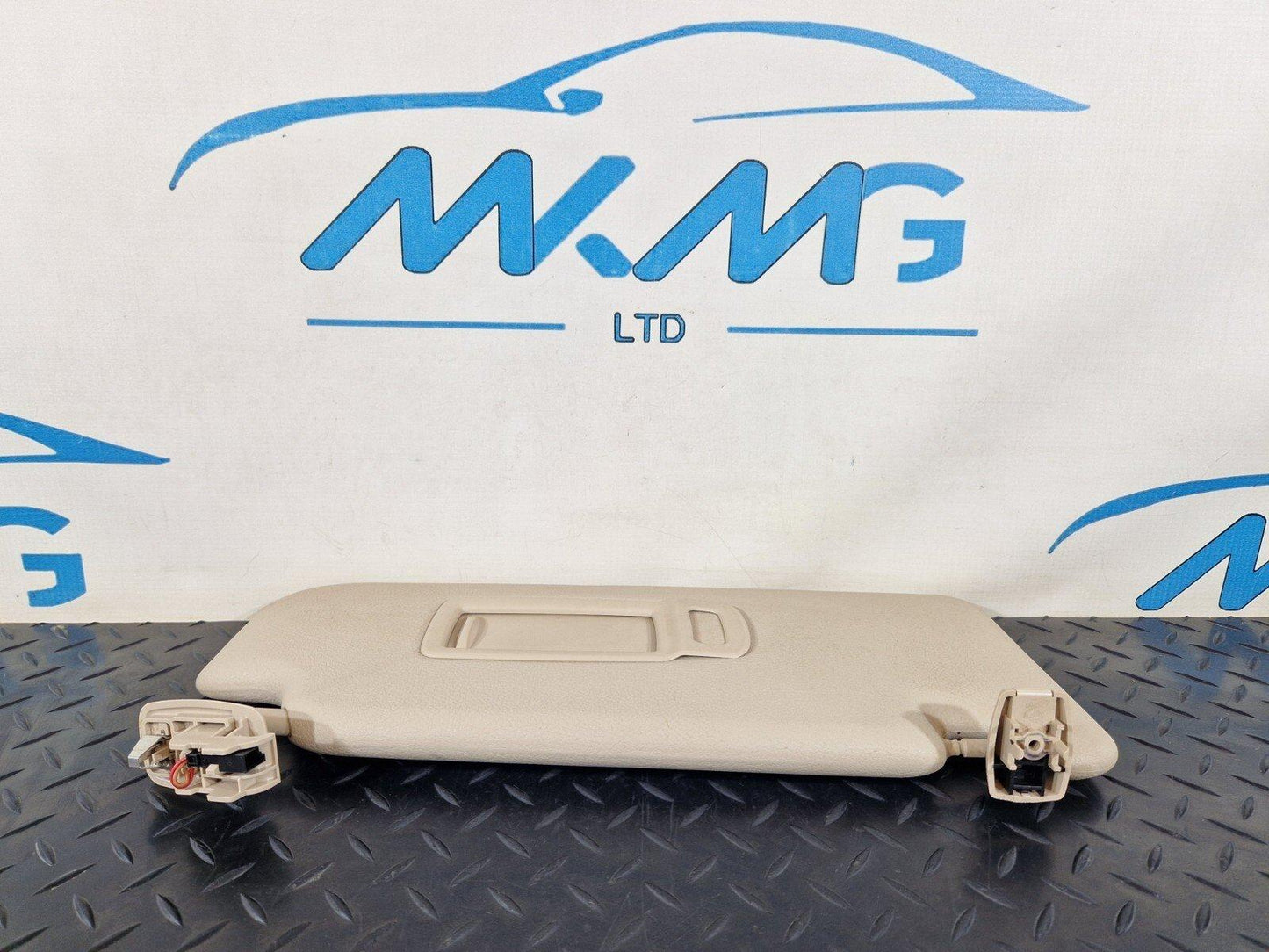 14-21 BMW 2 SERIES 218d GRAN TOURER F46 RIGHT SUN VISOR COVER 20150310