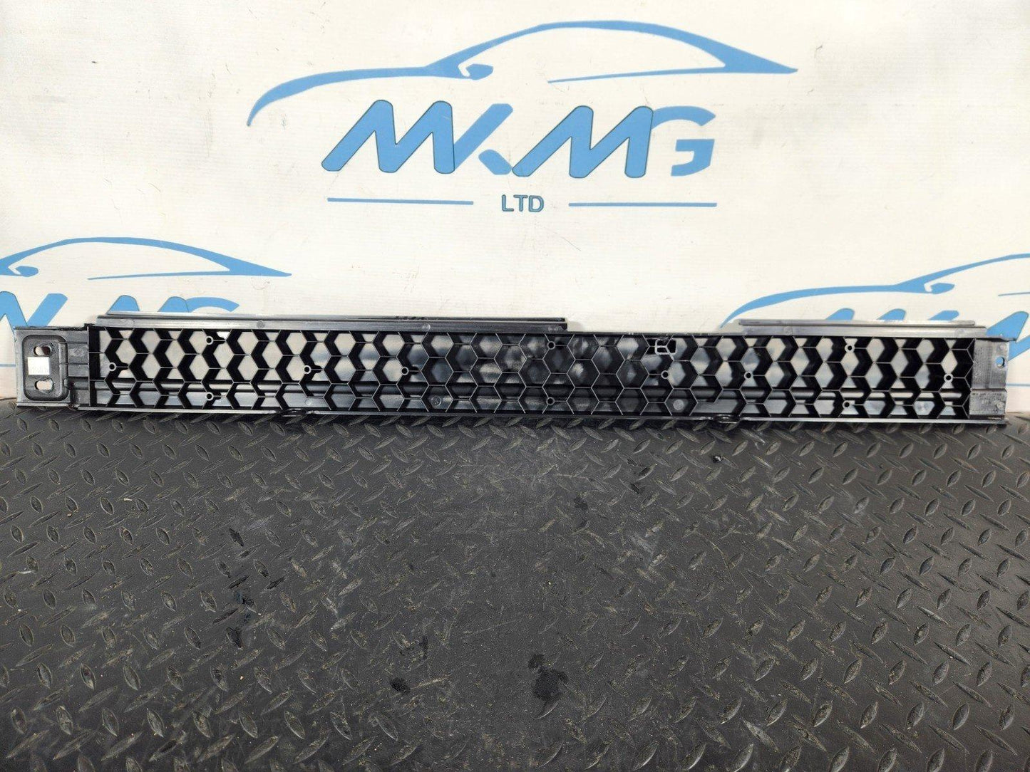 11-19 MERCEDES ML W166 REAR RIGHT SIDE BOOT FLOOR TRIM COVER RAIL A1666841231