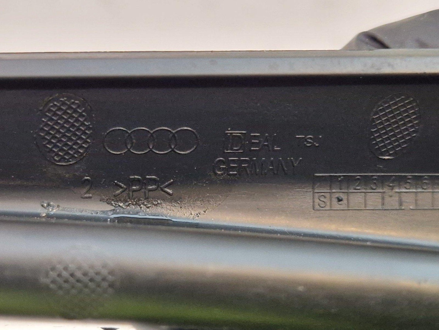 16-19 AUDI A4 B9 SPORT OEM LEFT DASHBOARD SIDE END PLASTIC TRIM COVER 8W0868203A