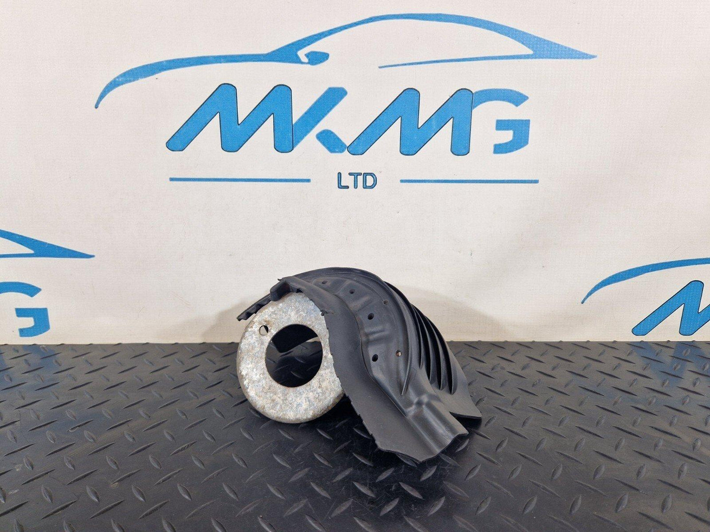 12-18 AUDI A6 C7 GENUINE OEM REAR LEFT SPRING RUBBER COVER GUARD 8R0511539D