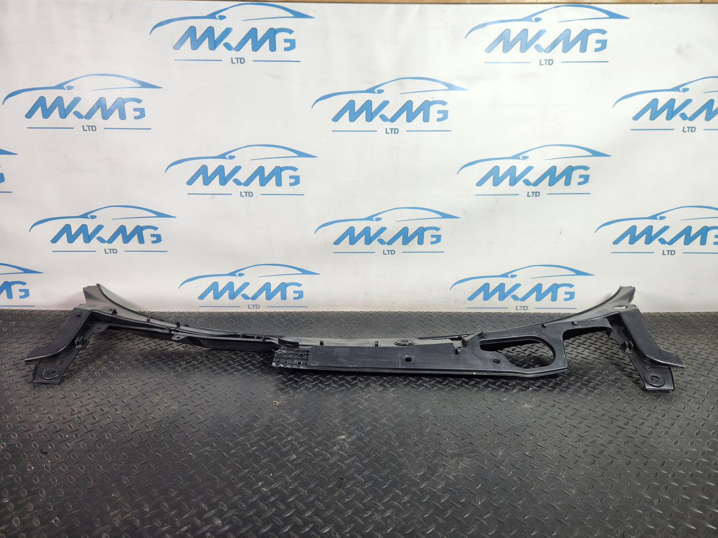 Land Rover Range Rover Evoque L551 SUV Windscreen Scuttle Panel Trim K8D24105B