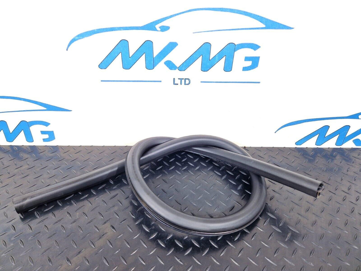 10-18 AUDI A7 4G S-LINE REAR LEFT LOWER DOOR RUBBER WEATHER SEAL 4G883370