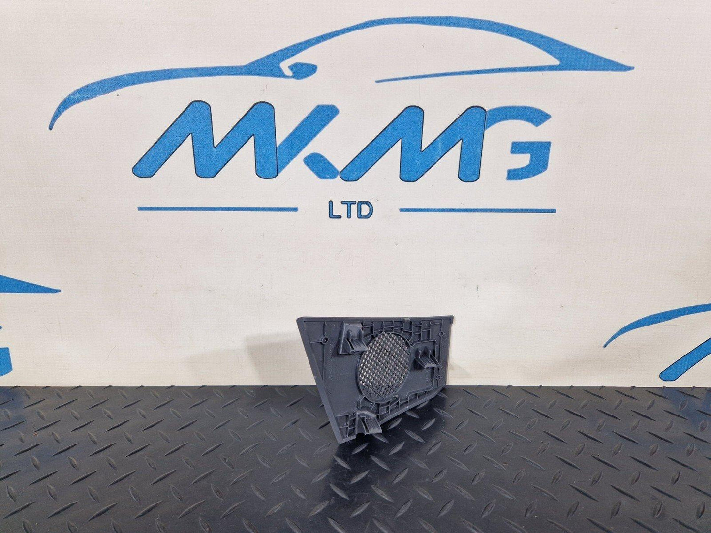 18-ON MERCEDES BENZ SPRINTER W907 W910 RHD RIGHT SPEAKER COVER A91008270400