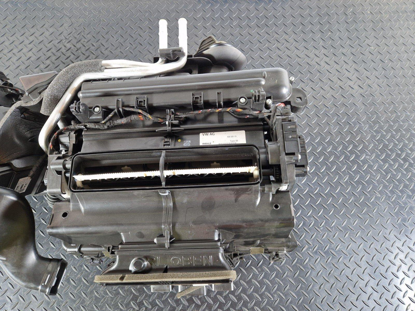 16-19 AUDI A4 B9 S-LINE GENUINE FRONT DASH HEATER MATRIX 8W2820005B