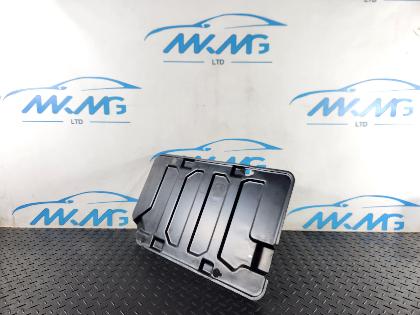 Mercedes-Benz Sprinter VS30 W907 Battery Tray Box Cover A9065842138