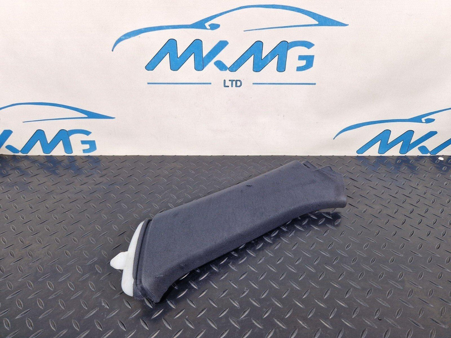 16-19 AUDI A4 AVANT B9 S-LINE GENUINE RIGHT REAR C PILLAR TRIM 8W9867288A
