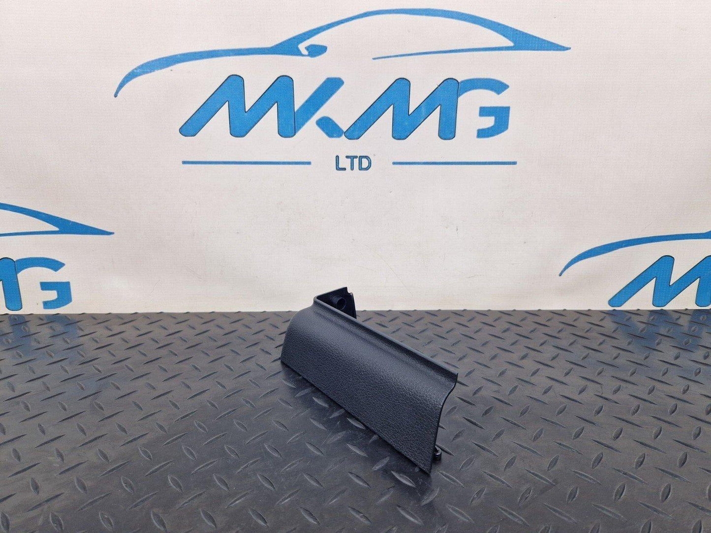 14-23 MERCEDES BENZ VITO W447 RIGHT B-PILLAR LOWER SEAT BASE TRIM A4479107500