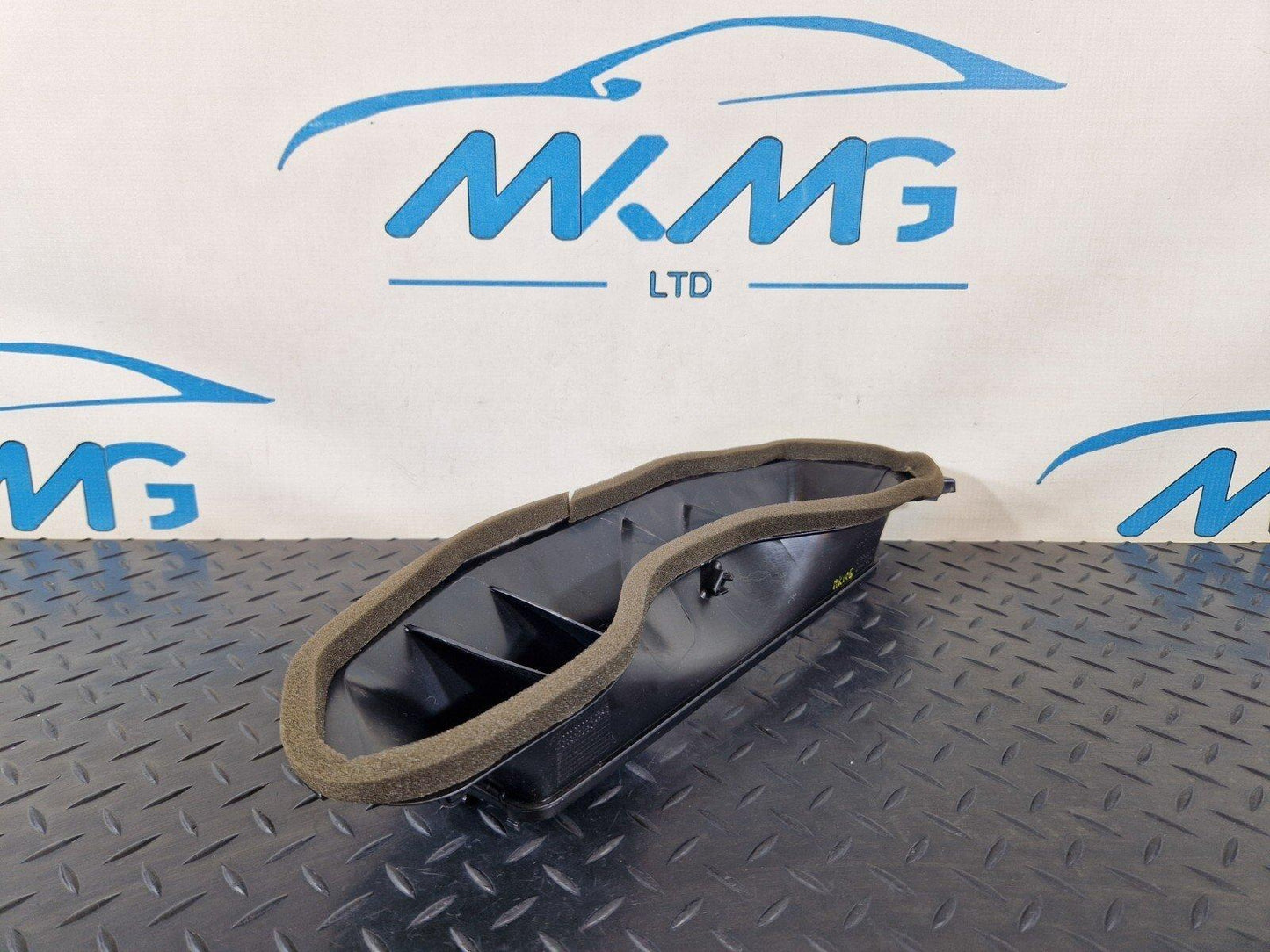 16-19 AUDI A4 B9 OEM GENUINE DASHBOARD AIR VENT DUCT TRIM 8W2858431