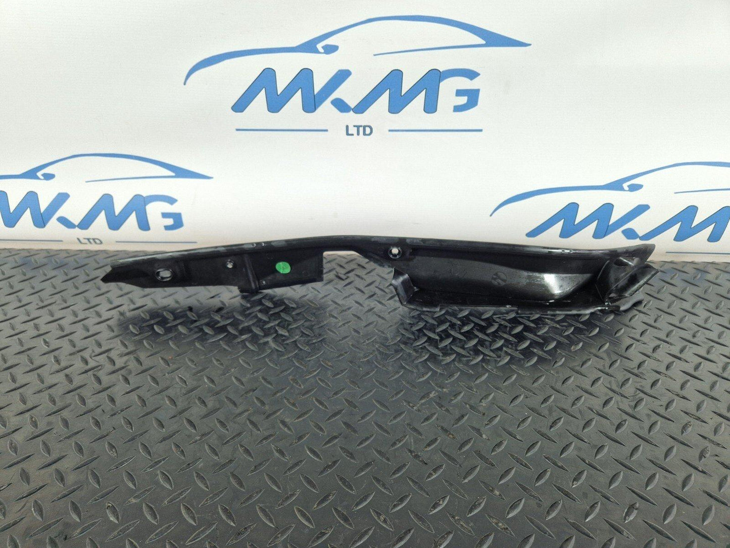20-24 BMW 1 SERIES F40SEALING SEAL SIDE PANEL TOP LEFT N/S HOOD 7450919