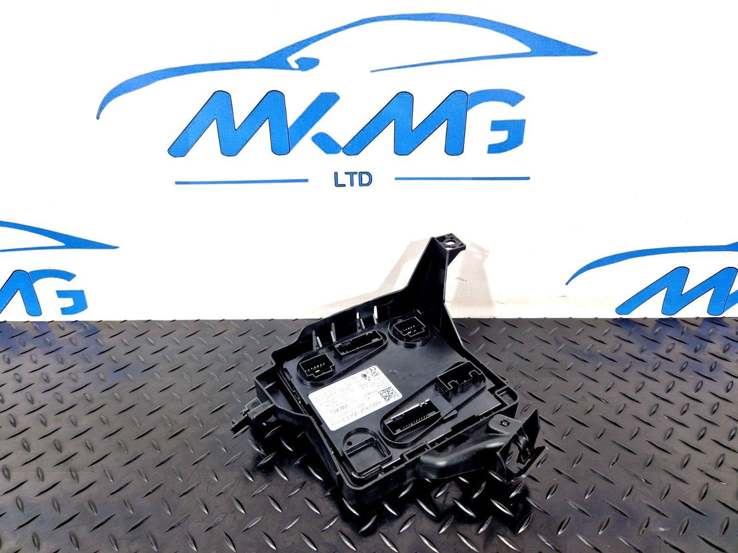 16-19 AUDI A4 B9 GENUINE  BODY CONTROL MODULE BCM 8W0907064EA 8W0907064DA