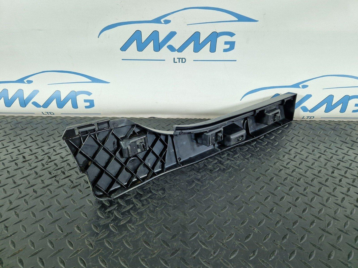 14-21 BMW 2 SERIES 218d GRAN TOURER F46 REAR LEFT SIDE SKIRT BRACKET 7318861